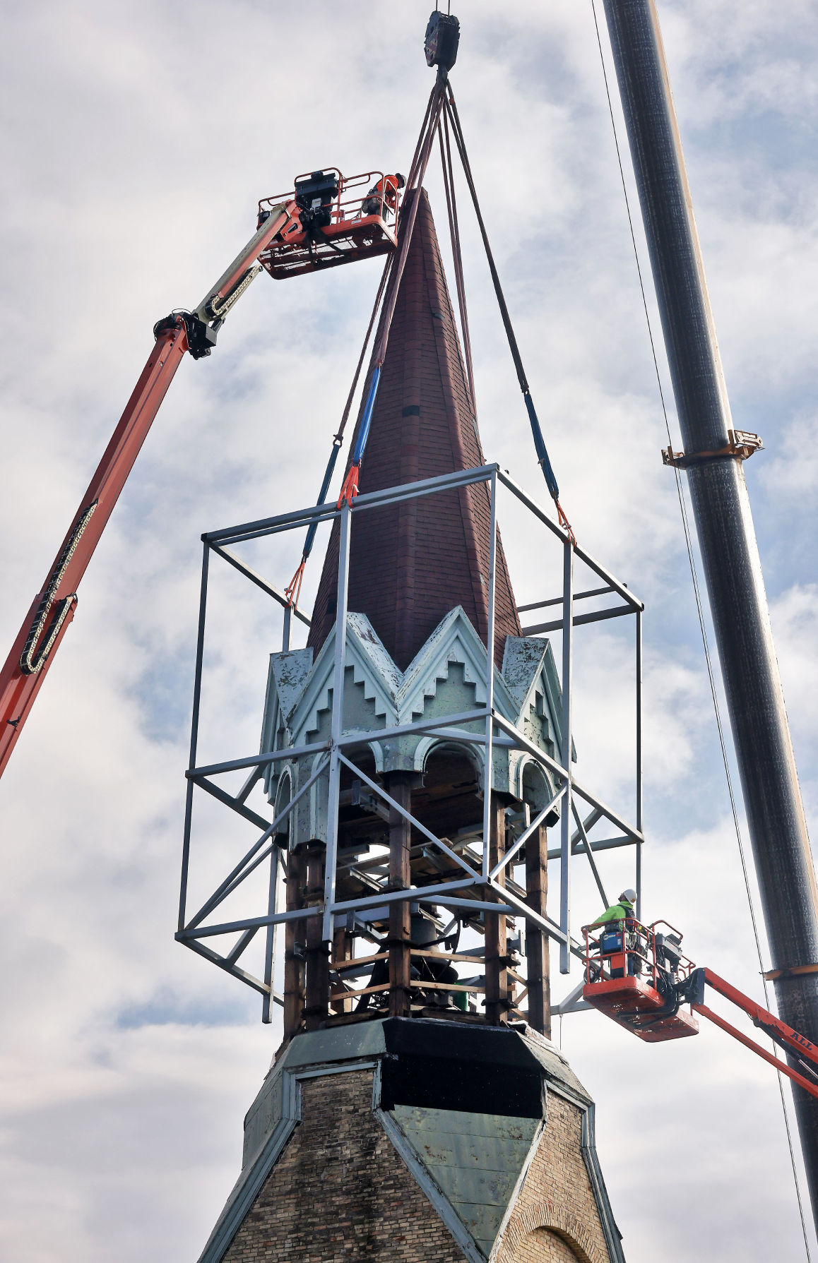 JVG_211103_STEEPLE02